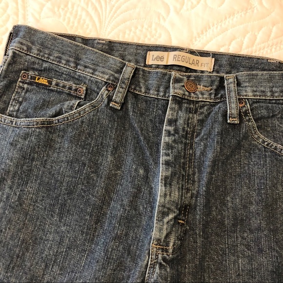 EUC Lee Jeans regular fit, medium wash 34x30 - Picture 4 of 6